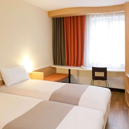Ibis Bratislava Centrum Exterior foto