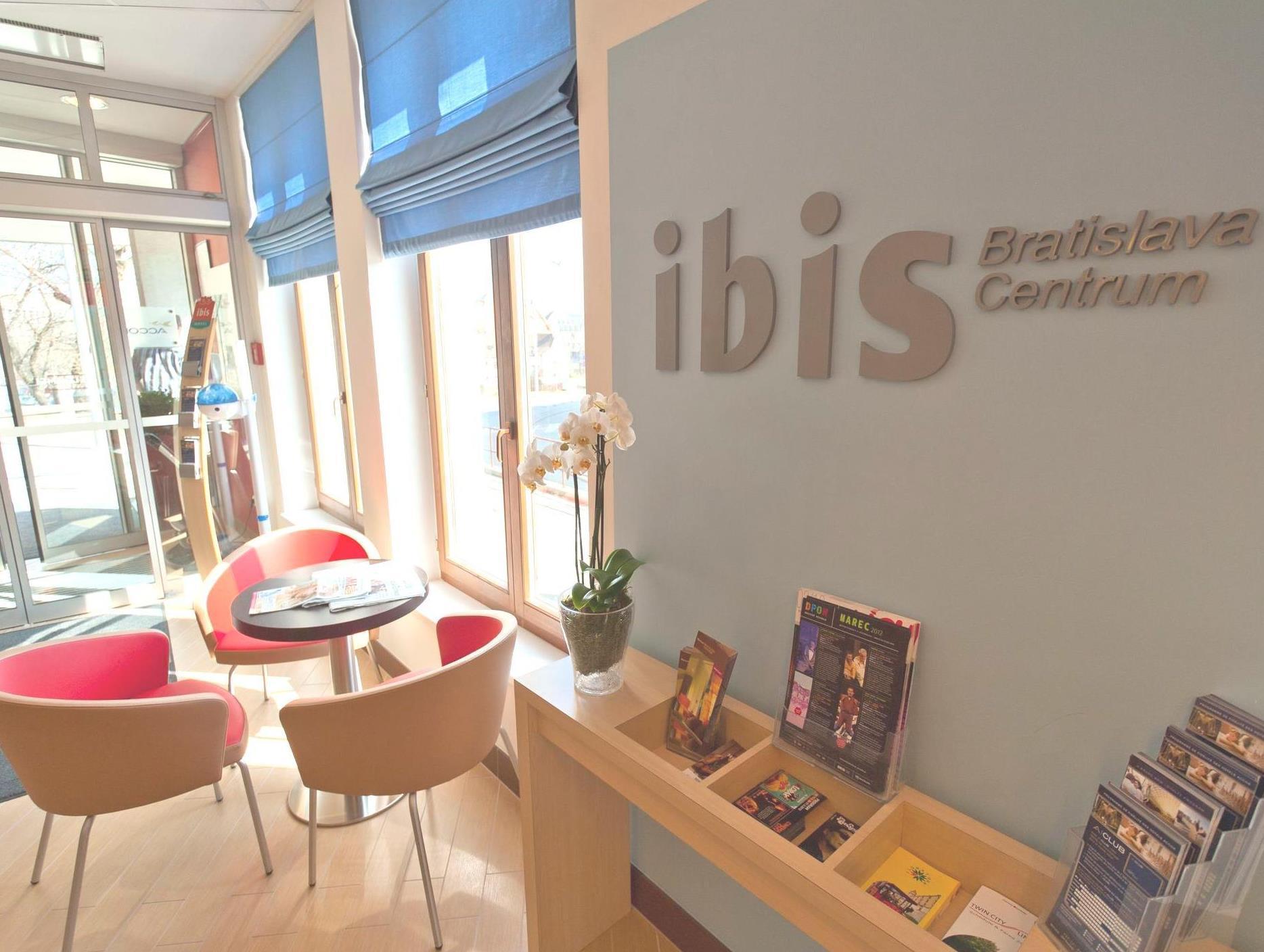 Ibis Bratislava Centrum Exterior foto