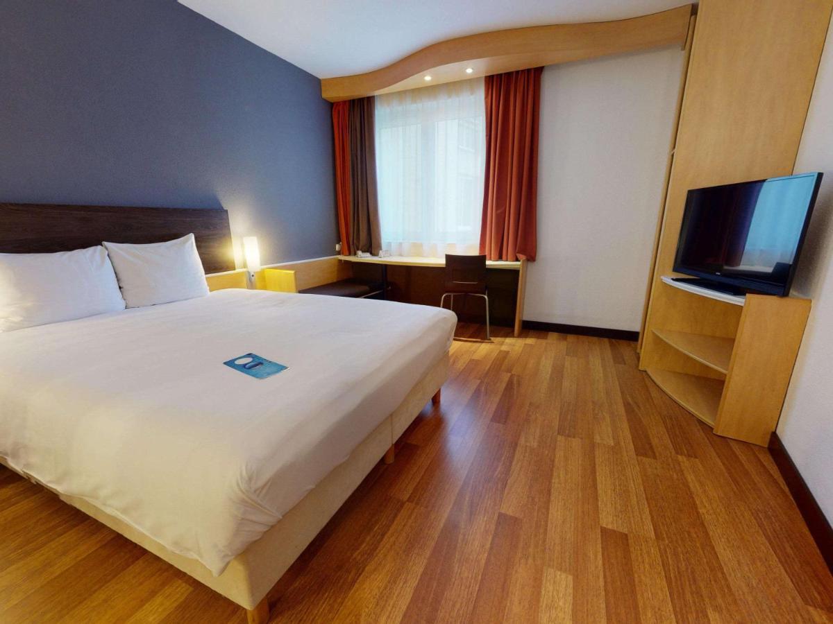 Ibis Bratislava Centrum Exterior foto