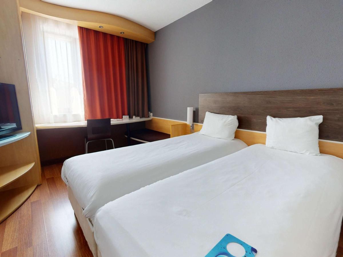 Ibis Bratislava Centrum Exterior foto