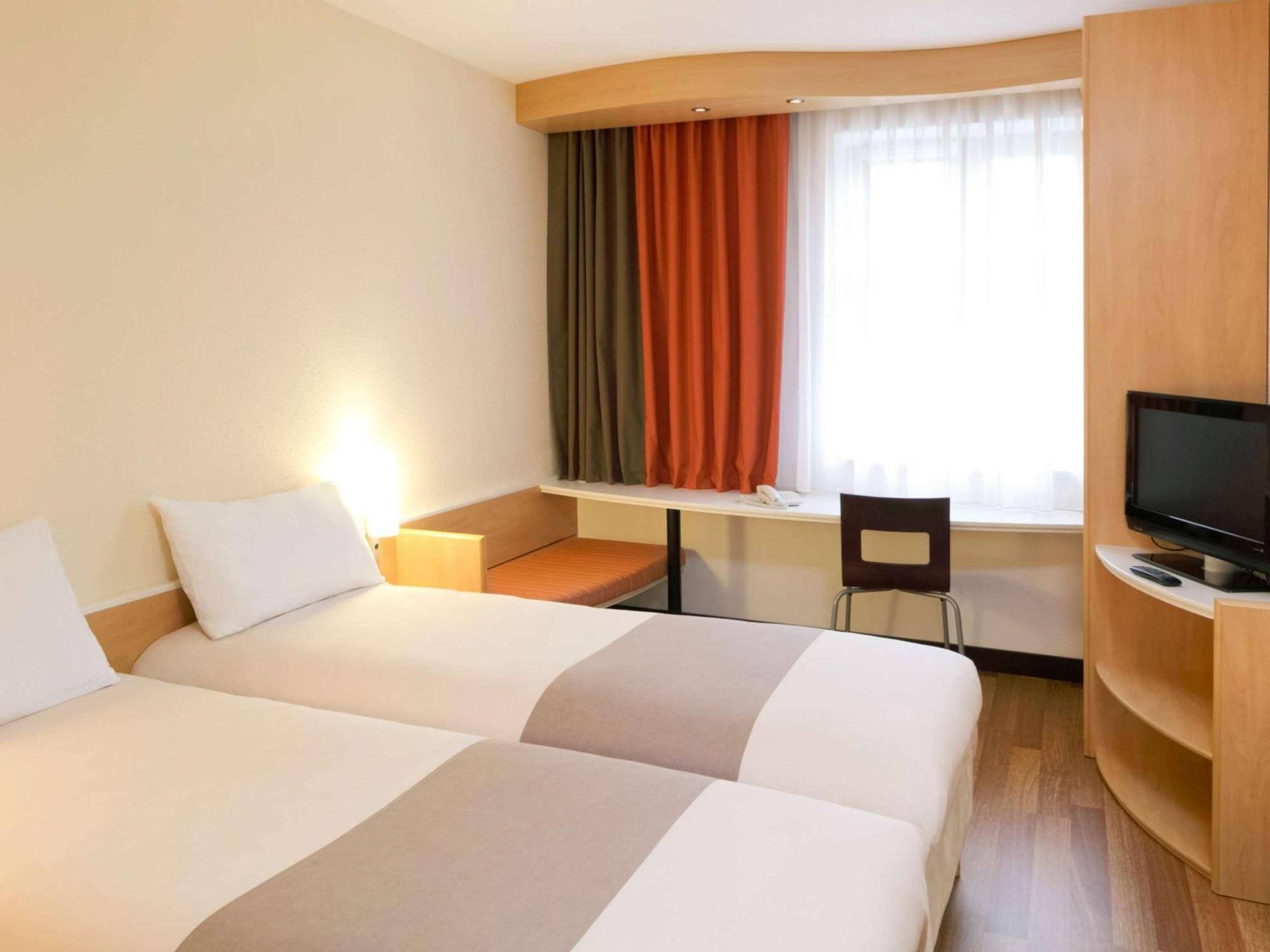 Ibis Bratislava Centrum Exterior foto