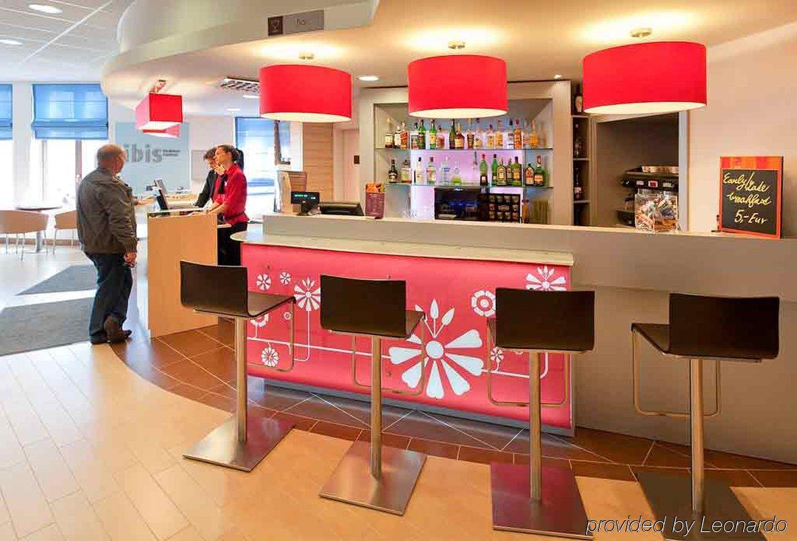 Ibis Bratislava Centrum Exterior foto