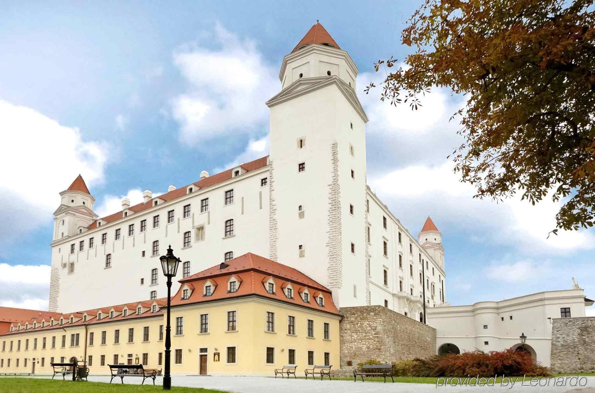 Ibis Bratislava Centrum Exterior foto