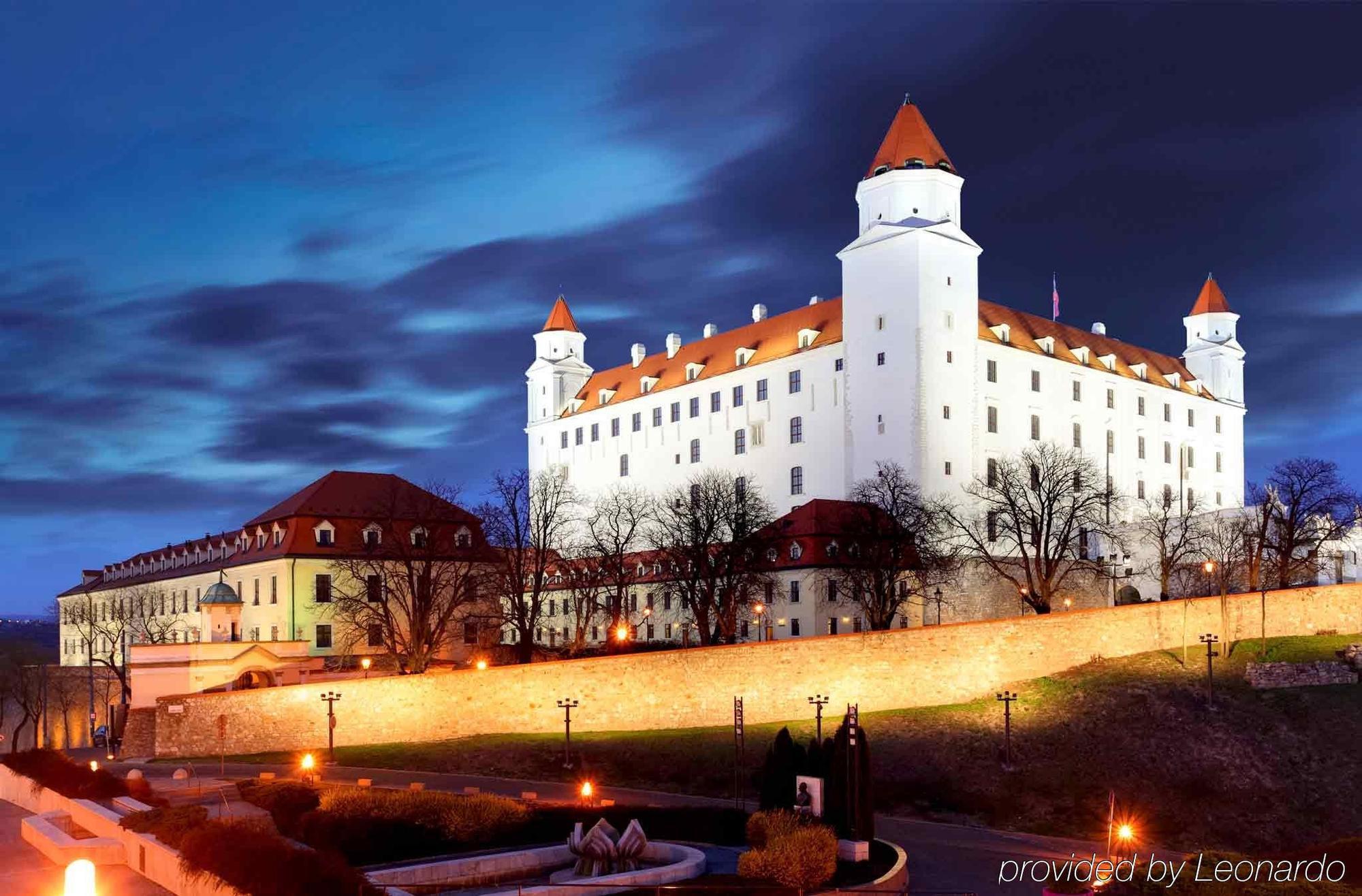 Ibis Bratislava Centrum Exterior foto