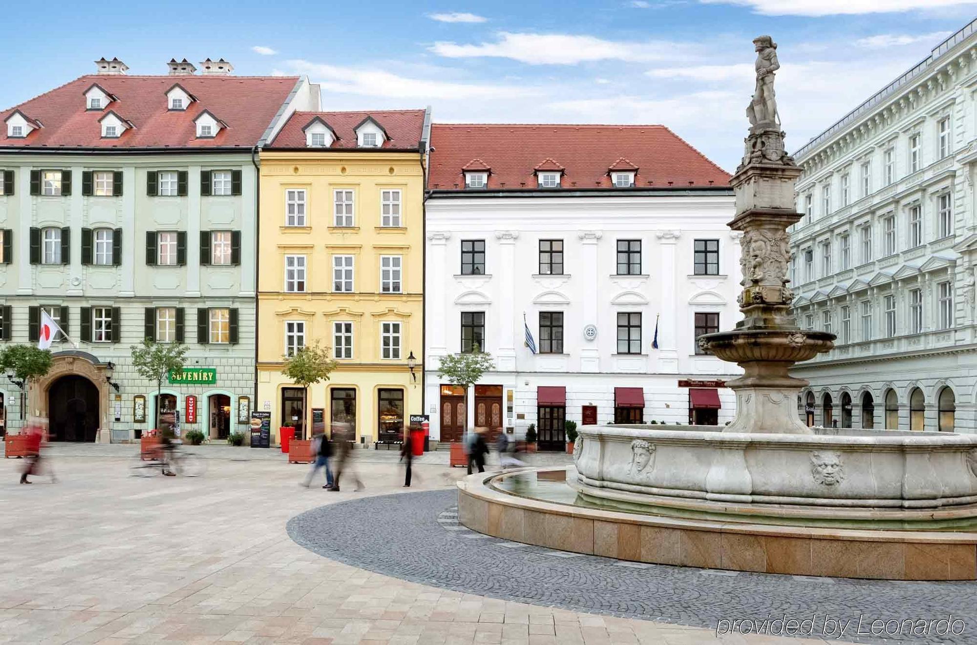 Ibis Bratislava Centrum Exterior foto