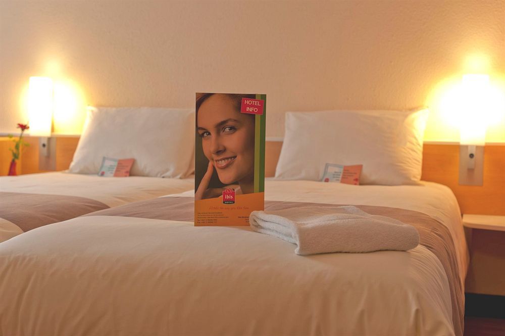 Ibis Bratislava Centrum Exterior foto
