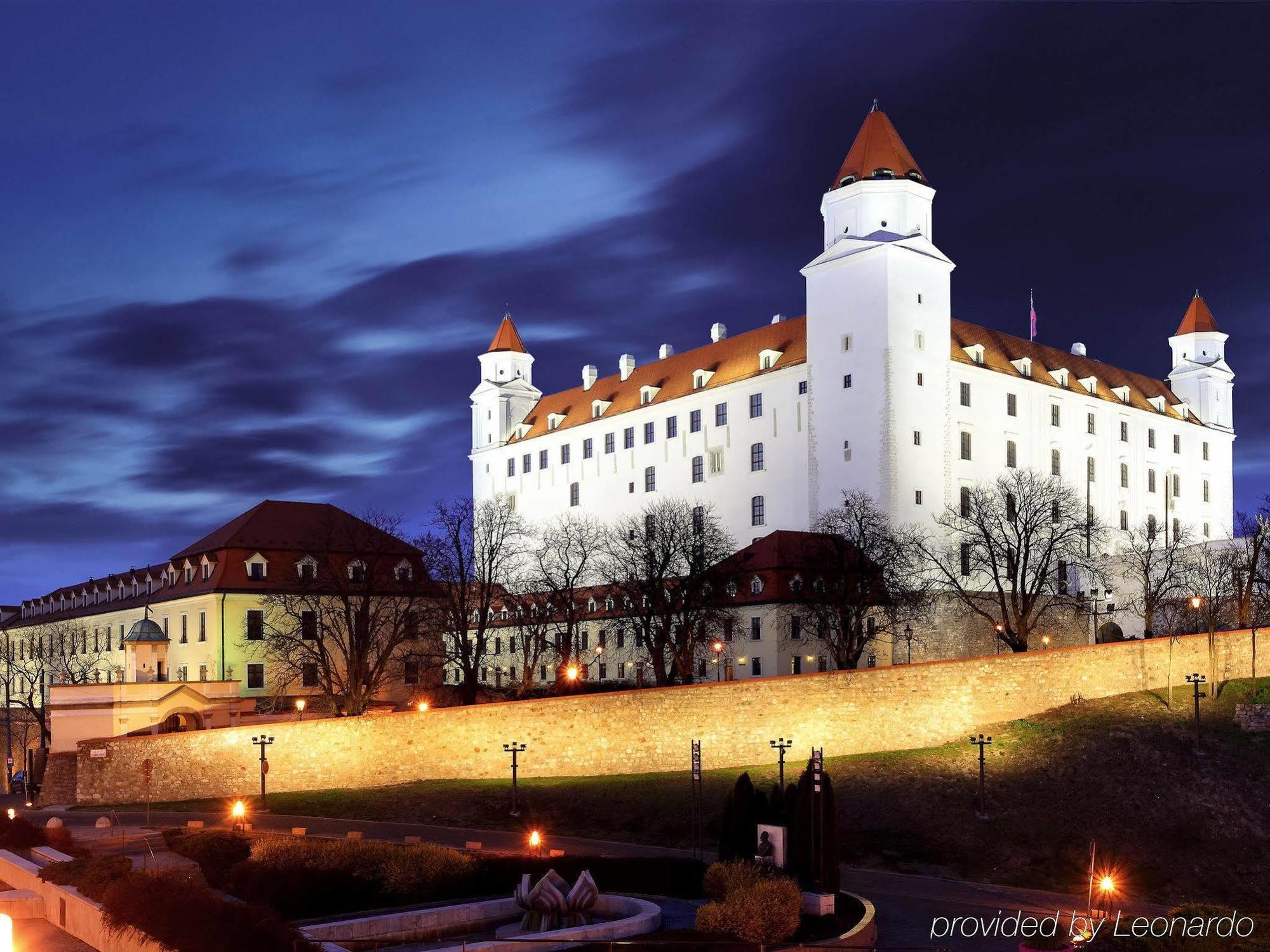 Ibis Bratislava Centrum Exterior foto