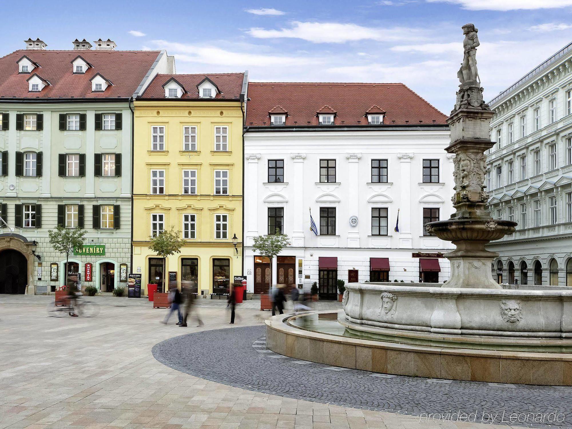 Ibis Bratislava Centrum Exterior foto