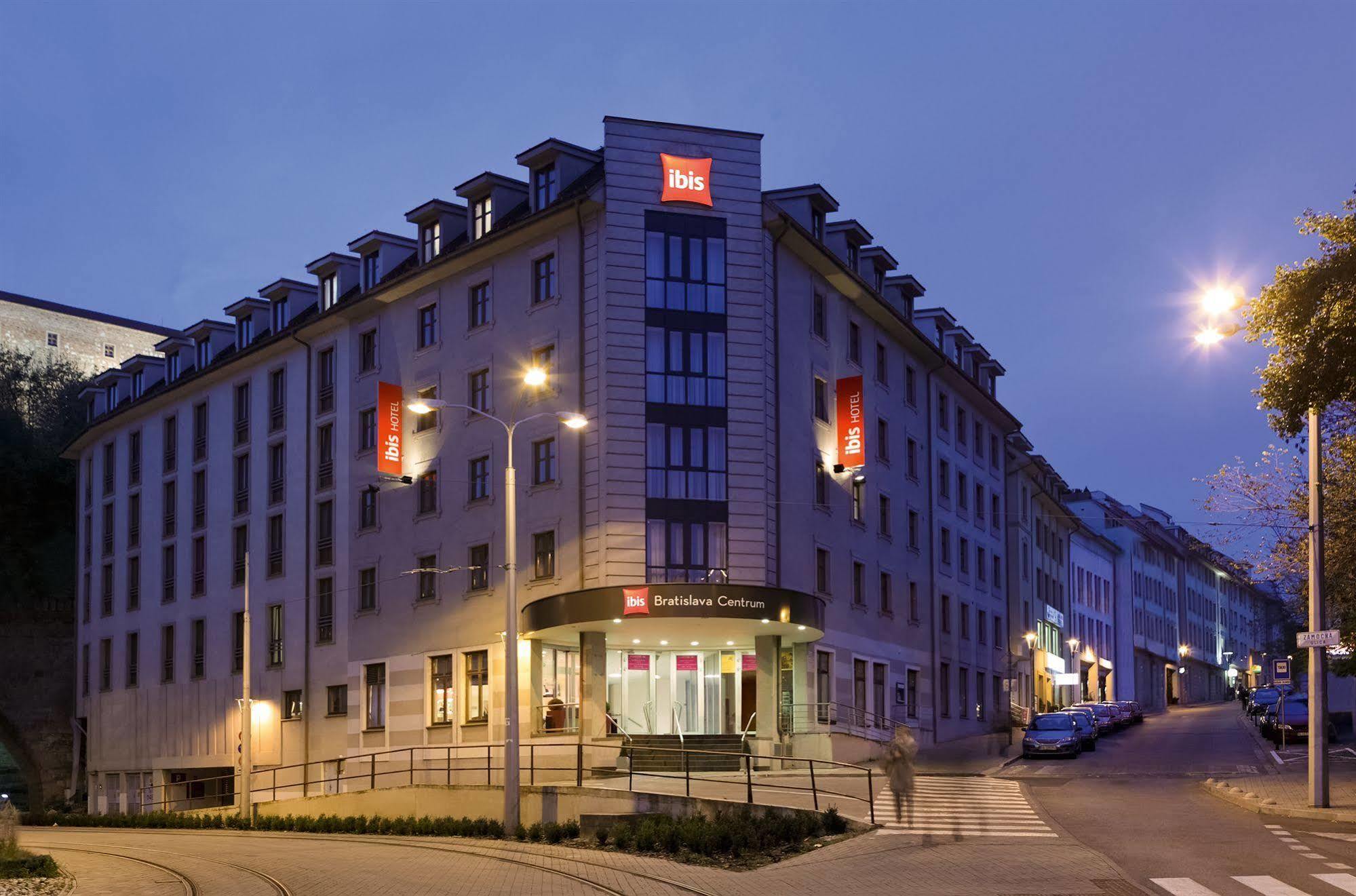 Ibis Bratislava Centrum Exterior foto