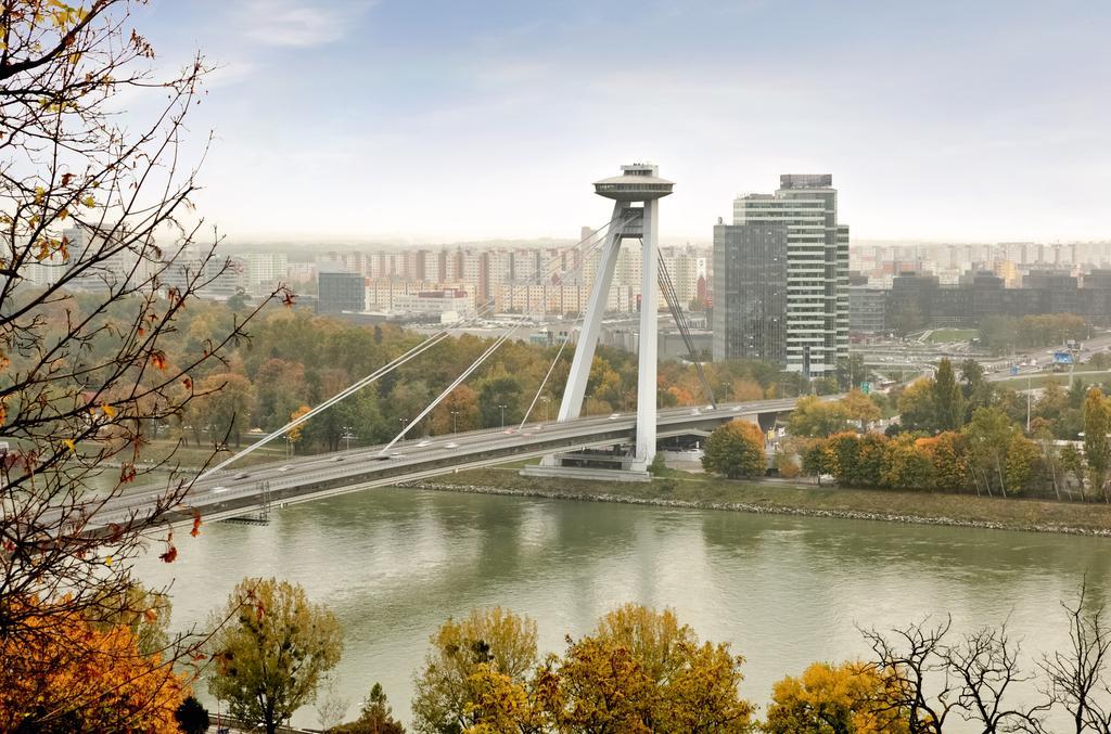 Ibis Bratislava Centrum Exterior foto